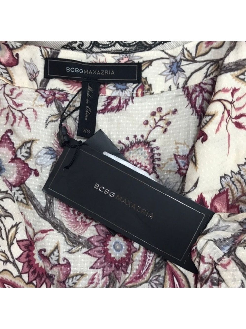 BCBGMAXAZRIA Floral-Print Flounce Blouse - Picture 6 of 8